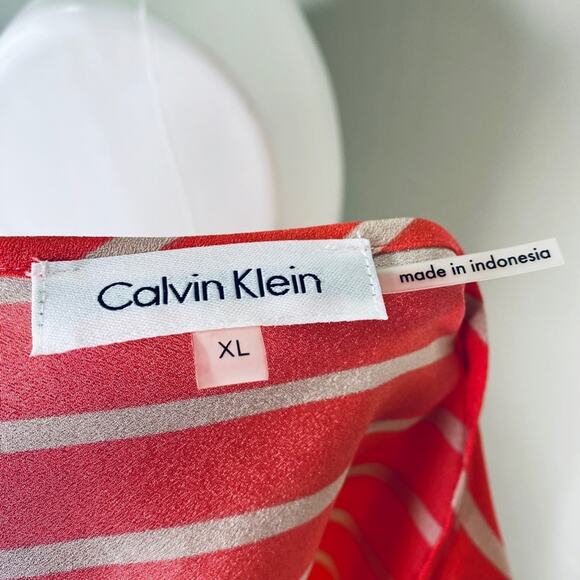 Calvin Klein striped top with zipper closure - Picture 8 of 8